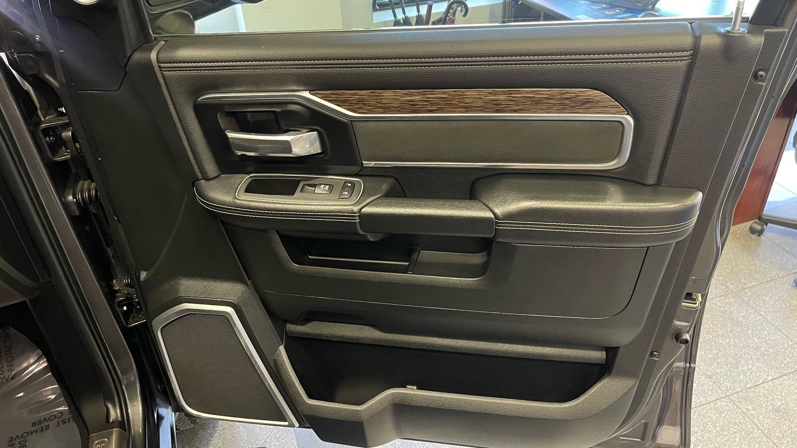 Used 2021 RAM 3500 Laramie image 38