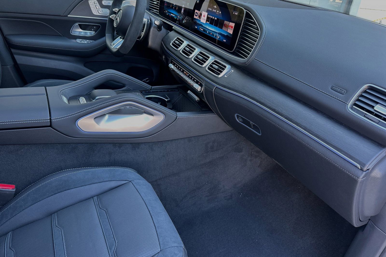 New 2025 Mercedes-Benz GLE 53 AMG 4MATIC Coupe image 18