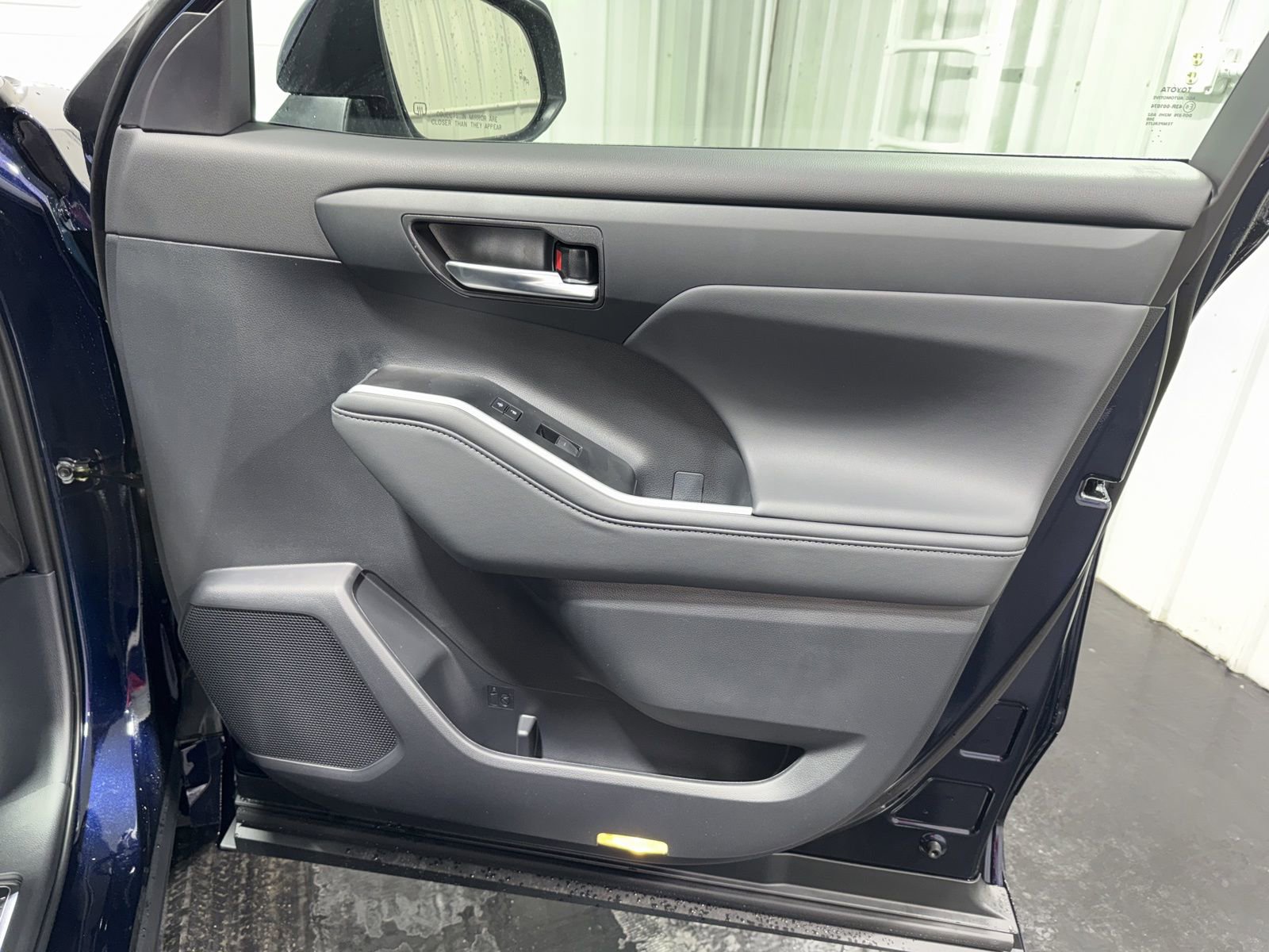 New 2026 Toyota Highlander XLE image 12