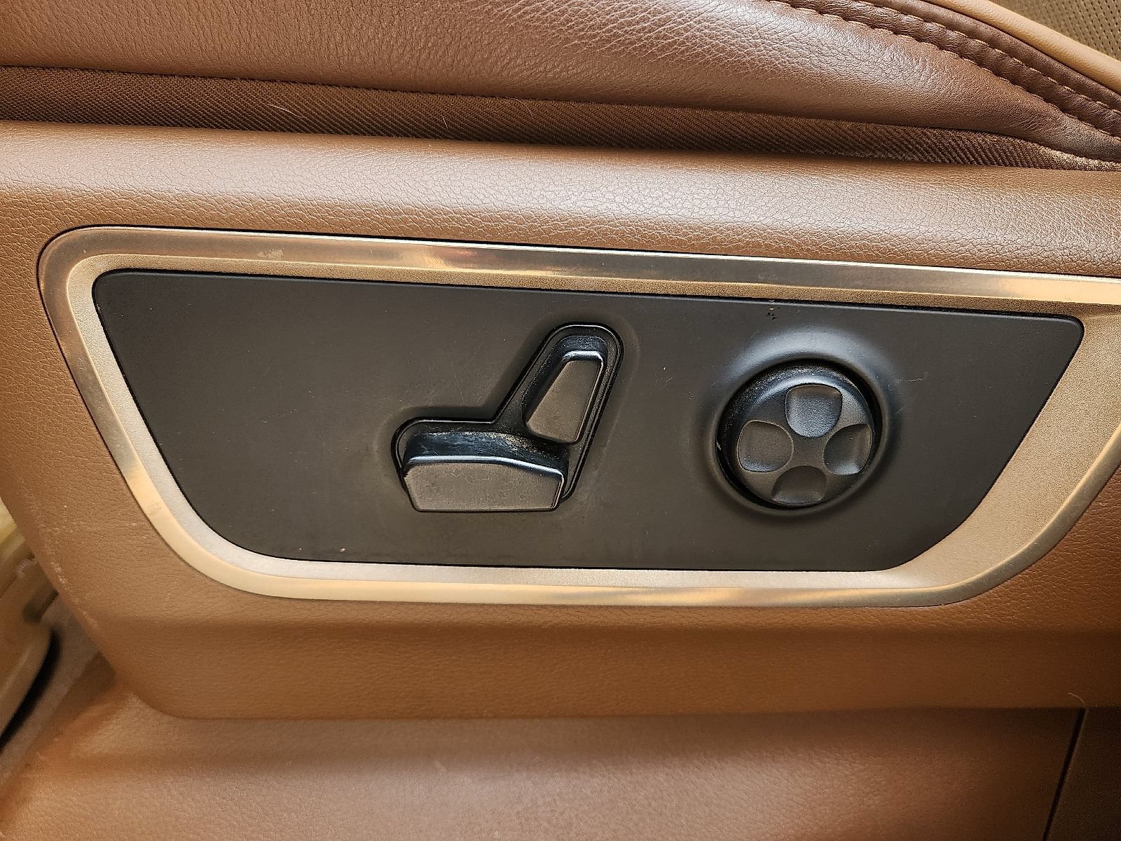 Used 2019 RAM 1500 Limited AWD/4WD image 16
