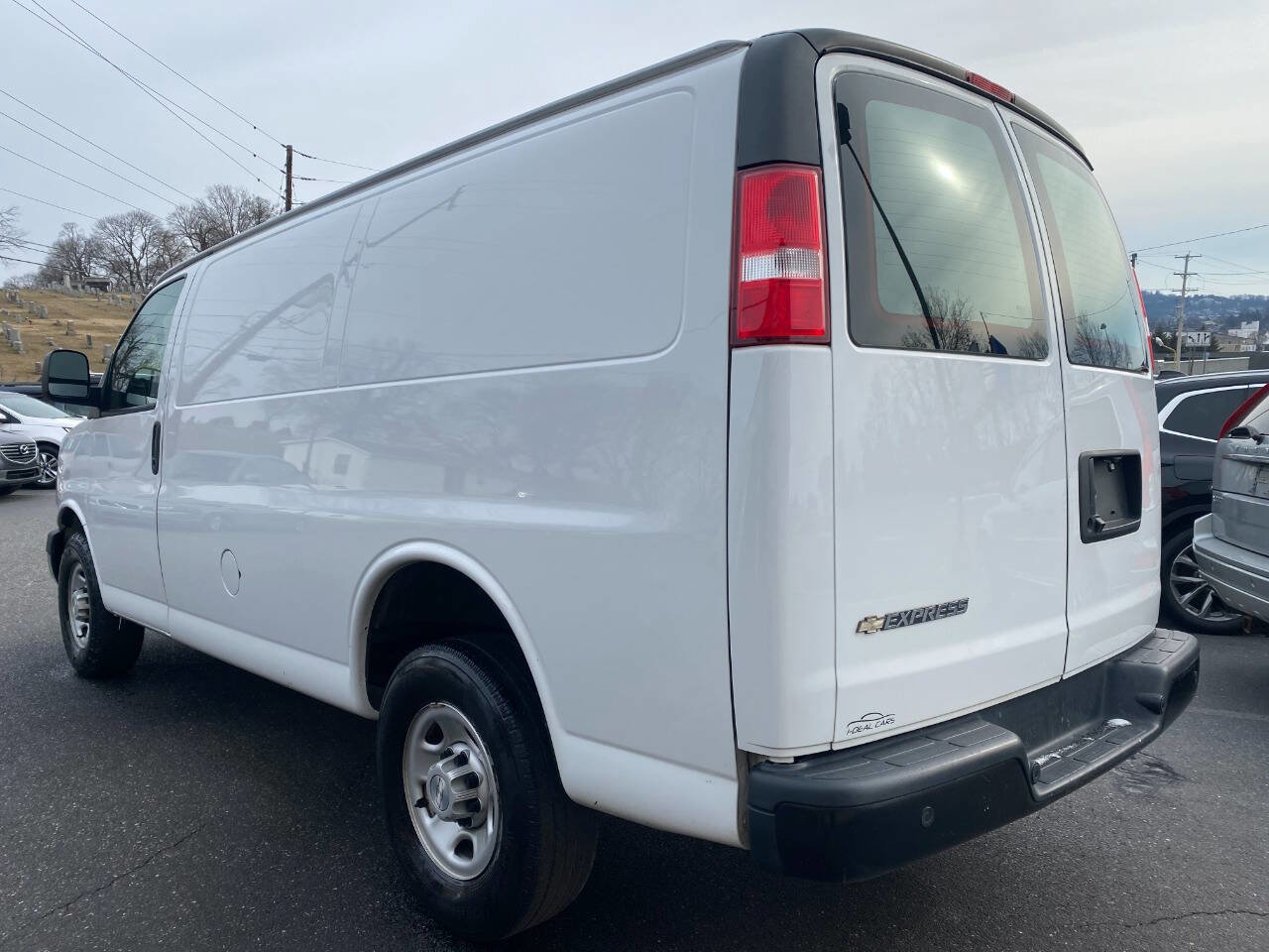 Used 2019 Chevrolet Express 2500 w/ Driver Convenience Package image 5