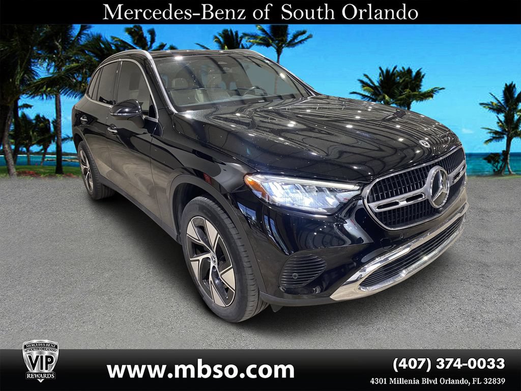 Used 2024 Mercedes-Benz GLC 300 4MATIC image 1
