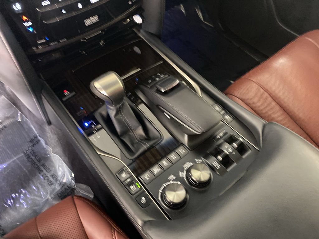 Used 2018 Lexus LX 570 4WD w/ Luxury Package image 23