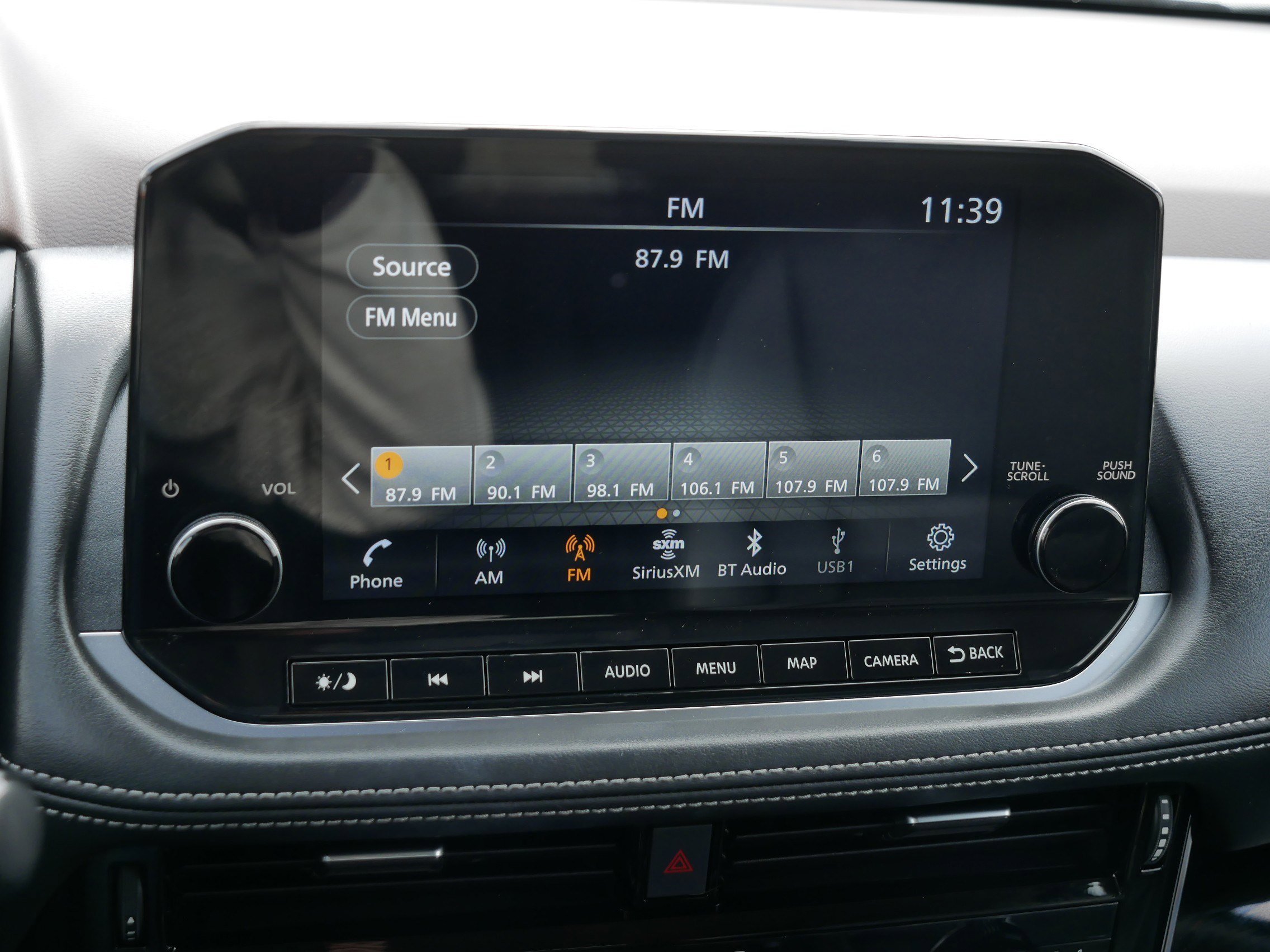 Used 2023 Nissan Rogue SL w/ SL Premium Package image 22