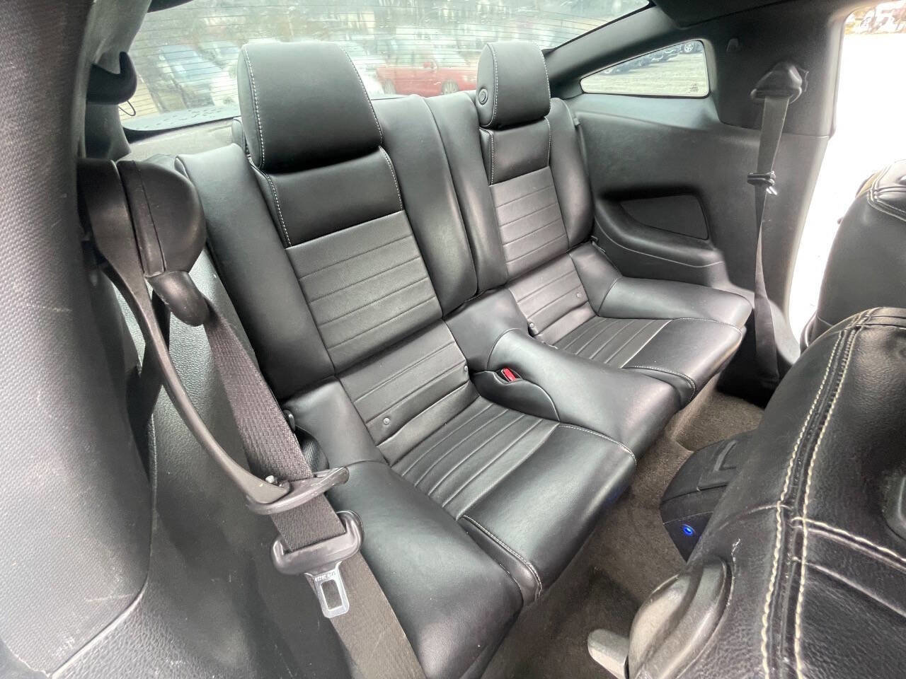 Used 2013 Ford Mustang Premium RWD image 30