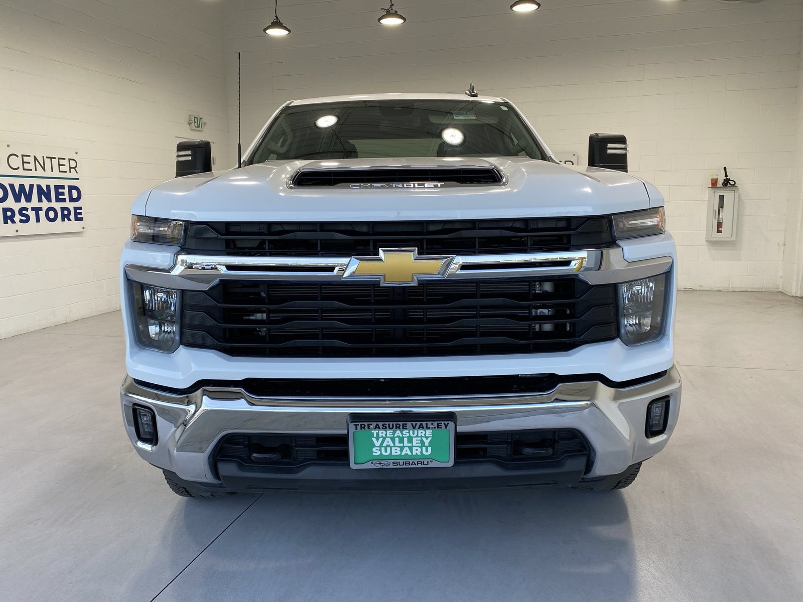 Used 2025 Chevrolet Silverado 3500 LT AWD/4WD image 3