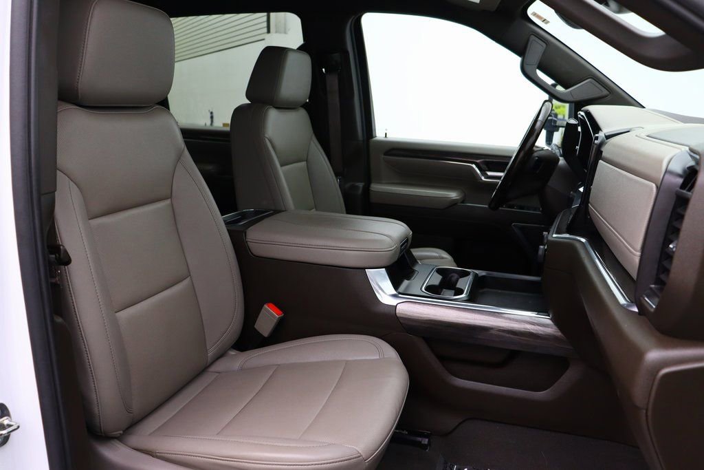 Used 2024 Chevrolet Silverado 3500 LTZ w/ LTZ Plus Package image 18