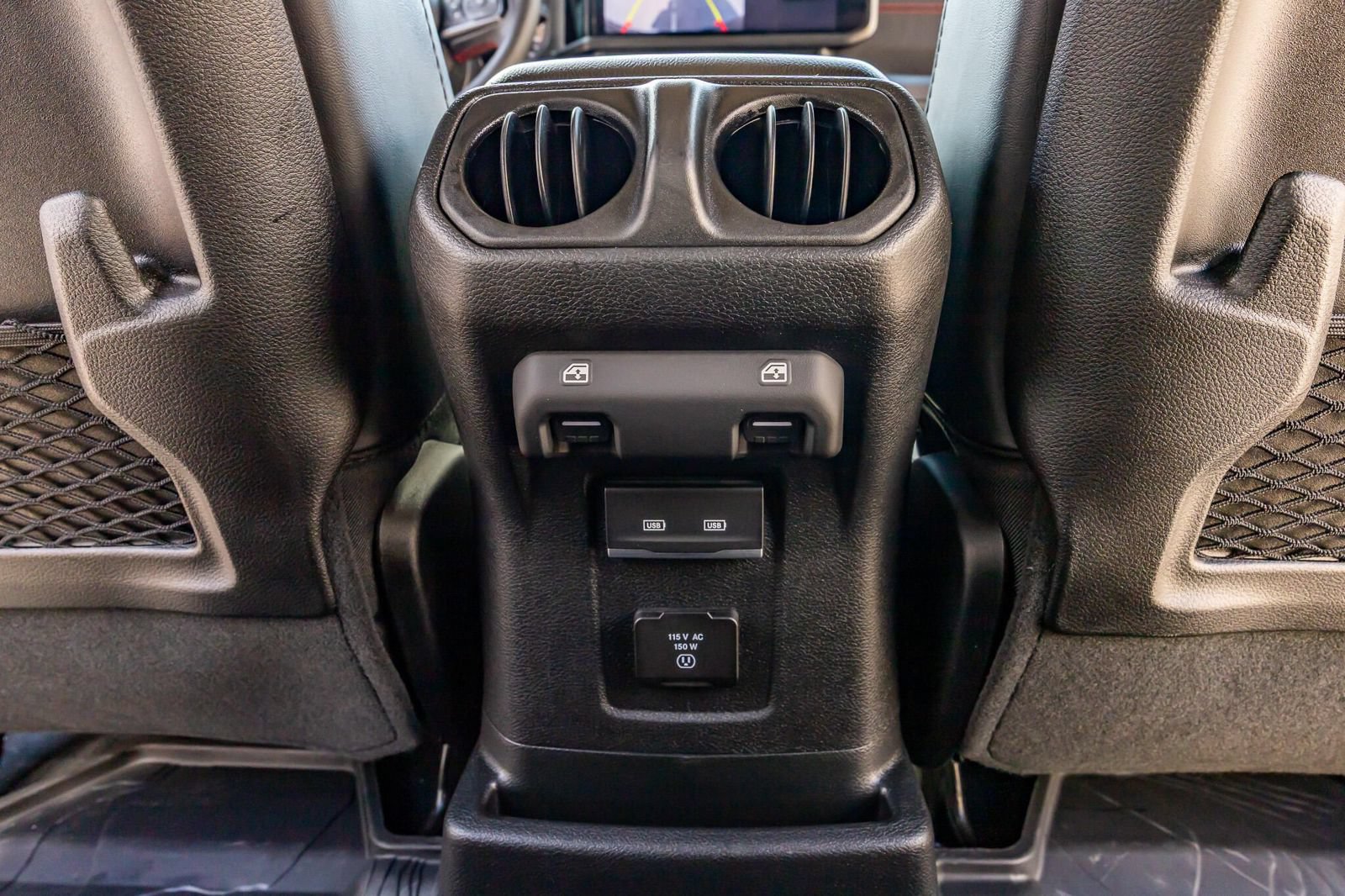Used 2024 Jeep Wrangler Unlimited Rubicon AWD/4WD image 34