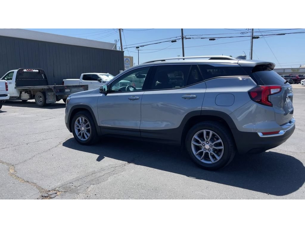 Certified 2024 GMC Terrain SLT FWD image 8