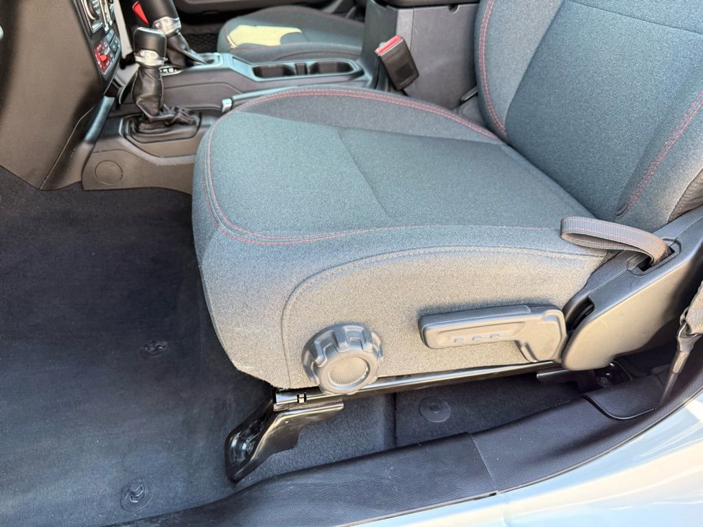 Used 2025 Jeep Wrangler Unlimited Rubicon image 26