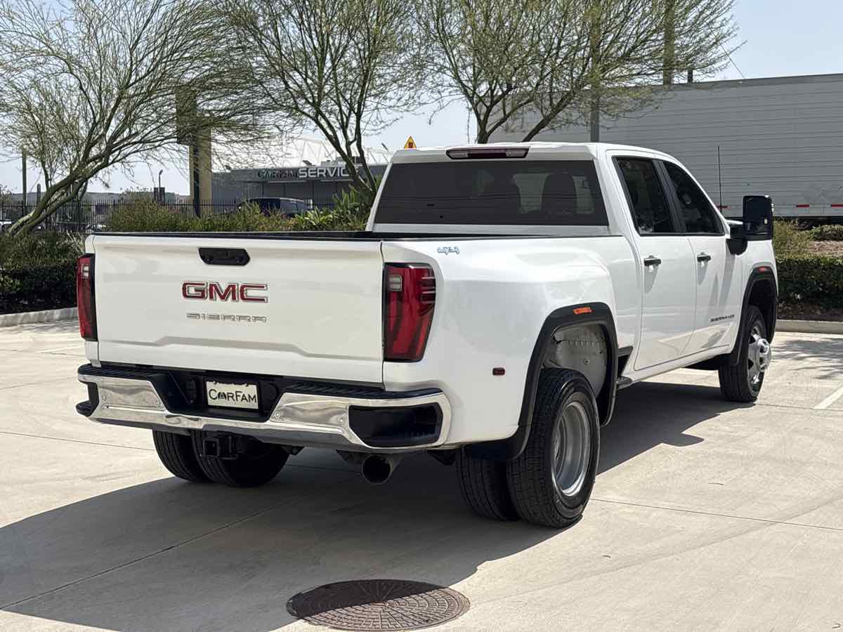 Used 2024 GMC Sierra 3500 Pro AWD/4WD image 3
