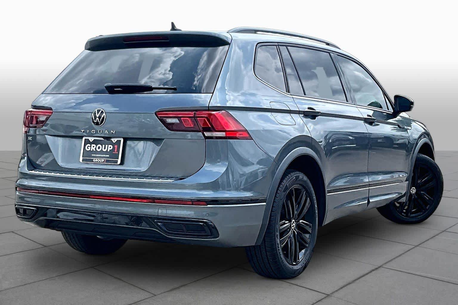 Used 2022 Volkswagen Tiguan SE R-Line FWD image 12