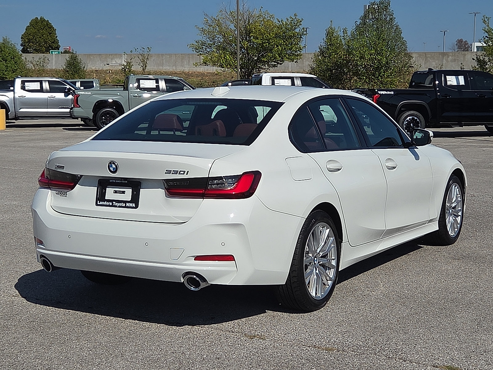 Used 2023 BMW 330i xDrive Sedan w/ Driving Assistance Package AWD/4WD image 5