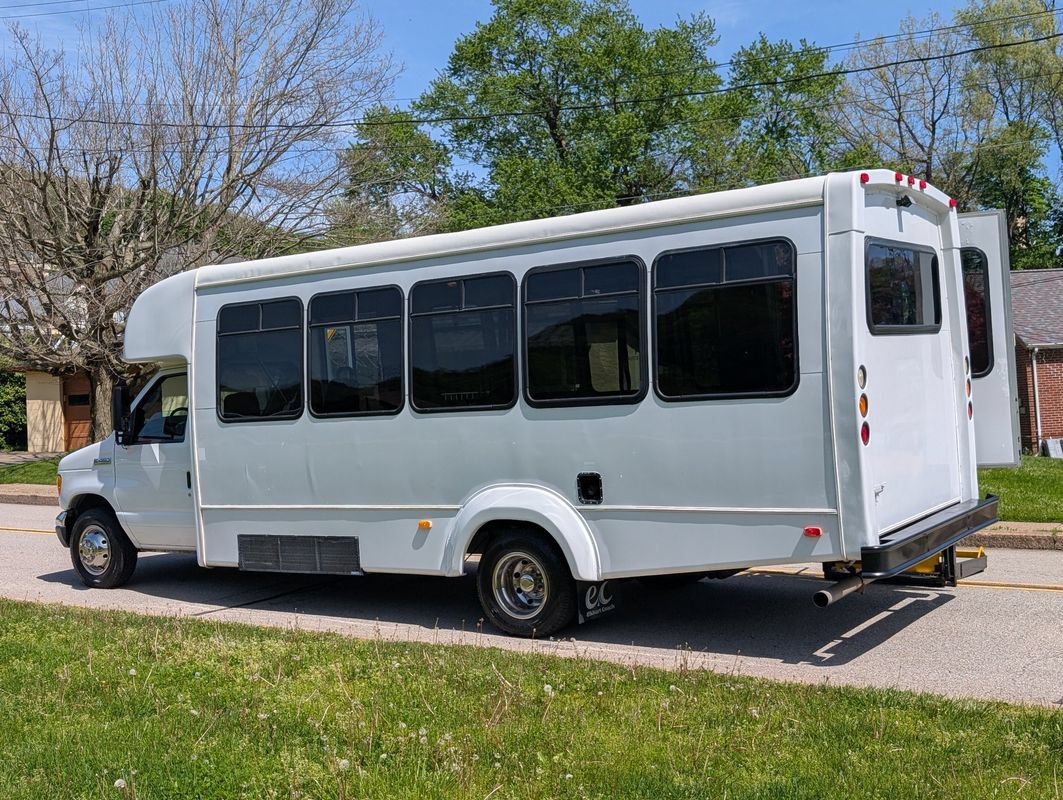 Used 2007 Ford E-450 and Econoline 450 RWD image 14