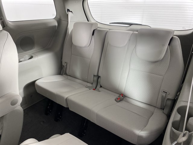 Used 2018 Kia Sedona L FWD image 29