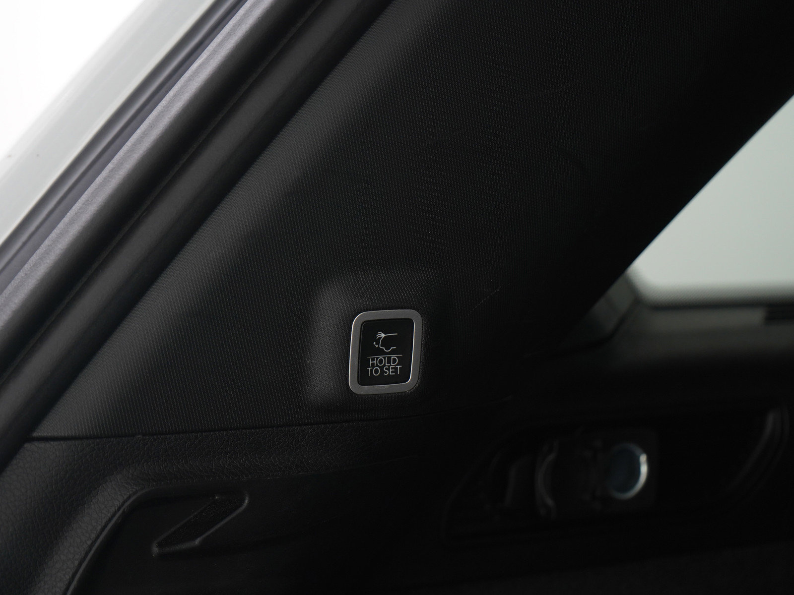 Used 2022 Jeep Grand Cherokee Overland w/ Luxury Tech Group IV image 12