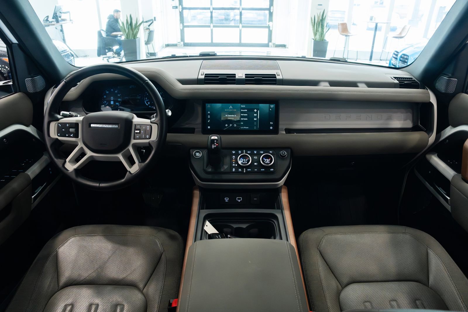 Used 2021 Land Rover Defender 110 SE image 9