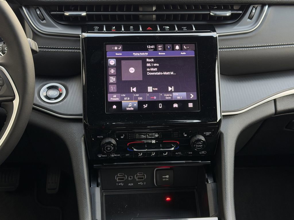 New 2025 Jeep Grand Cherokee L Altitude image 14