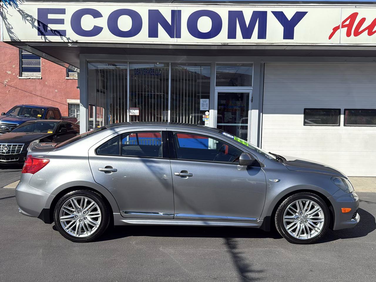 Used 2013 Suzuki Kizashi Sport SLS AWD/4WD image 2