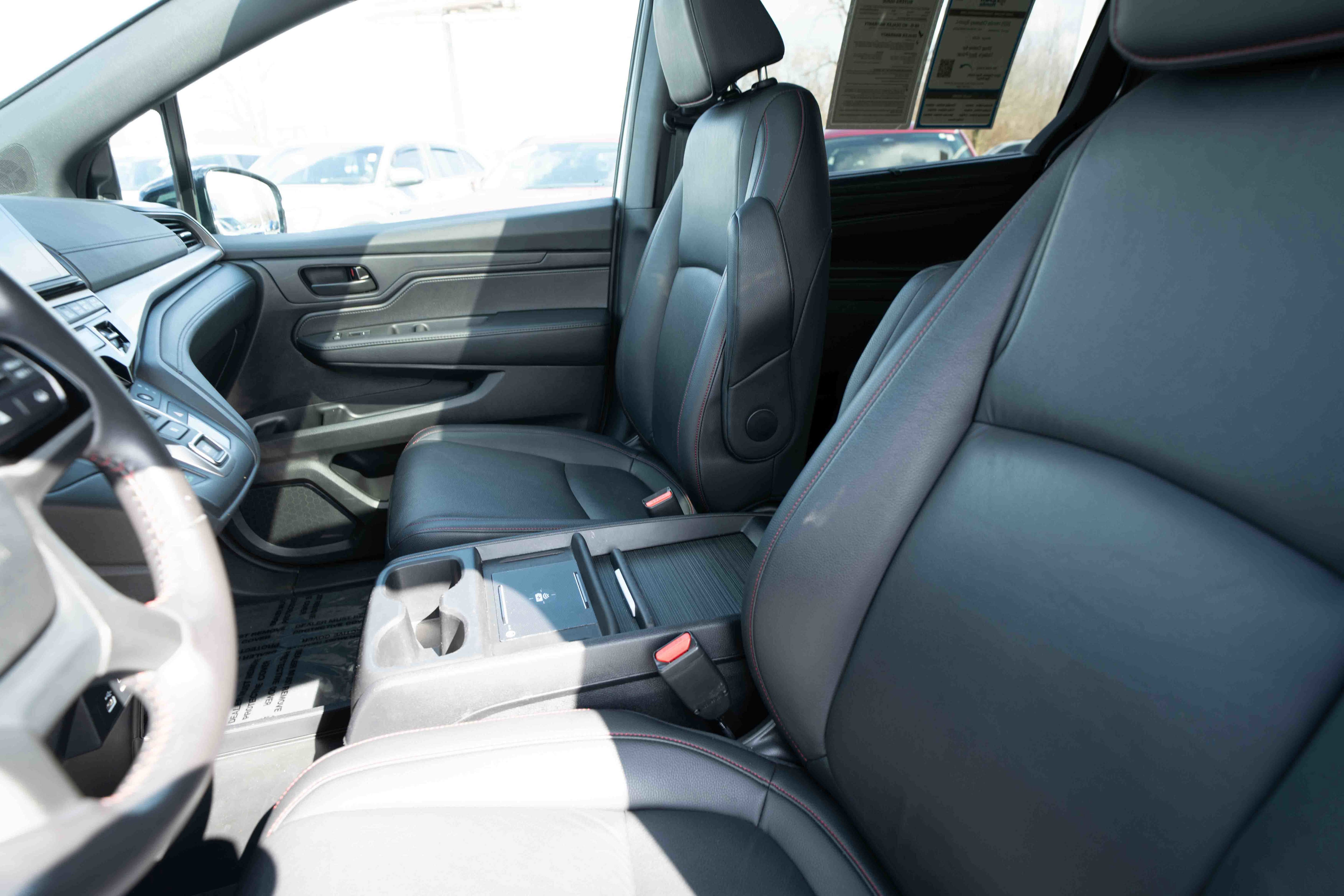 Used 2025 Honda Odyssey Sport-L image 10