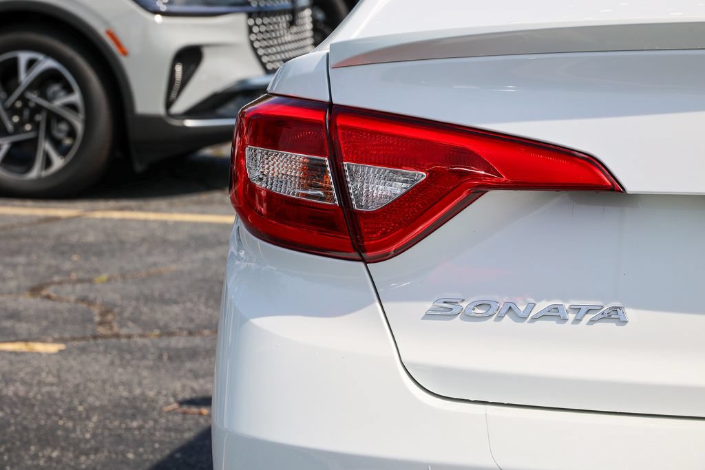 Used 2015 Hyundai Sonata SE w/ Option Group 09 FWD image 28