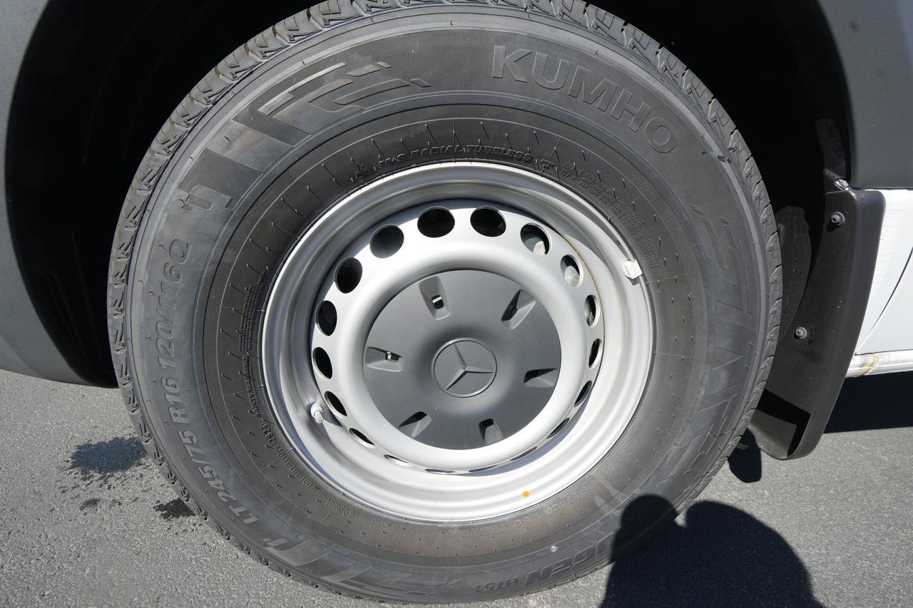 New 2025 Mercedes-Benz eSprinter 170 Cargo image 21