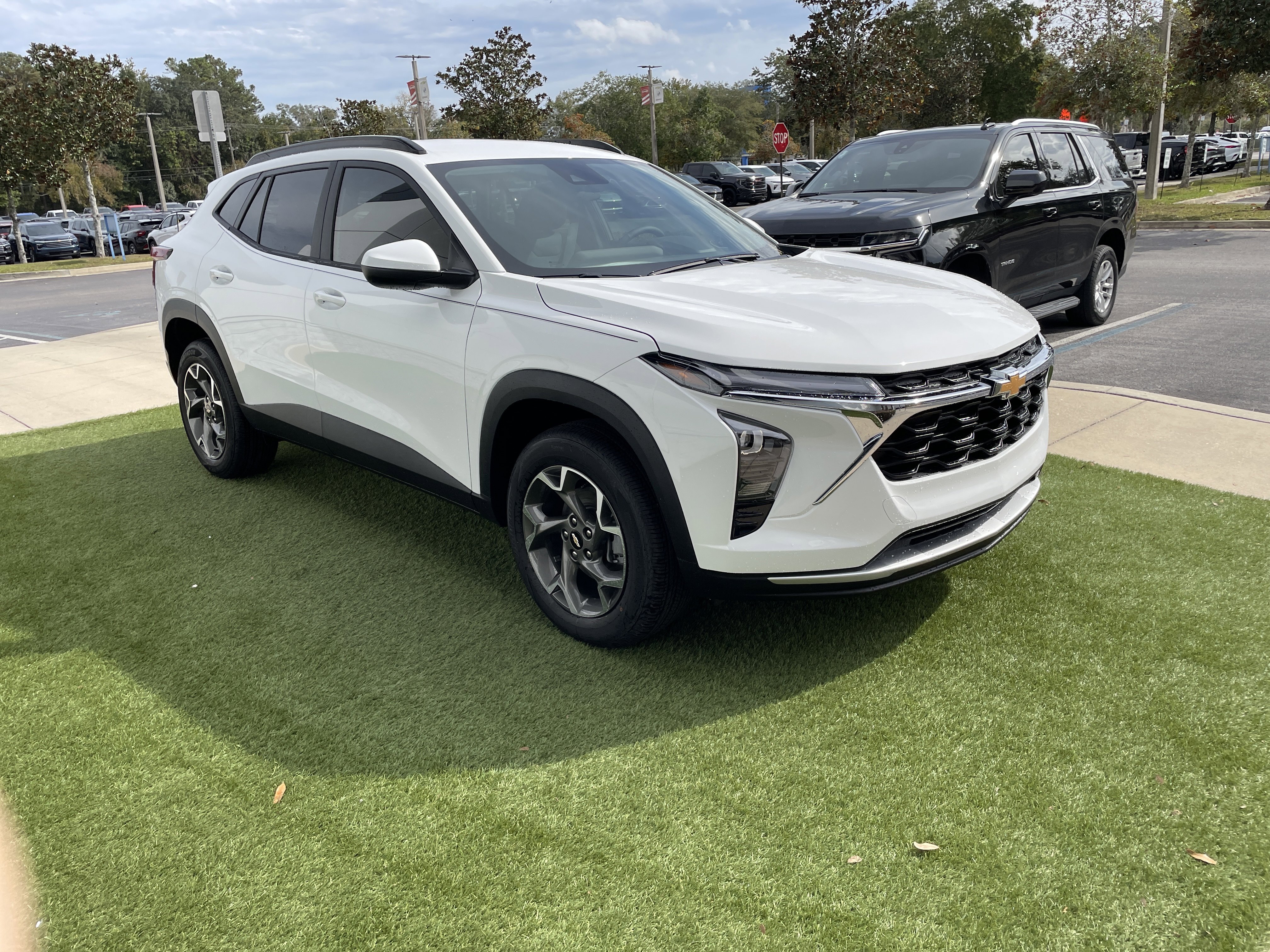 New 2025 Chevrolet Trax LT w/ Driver Confidence Package image 2