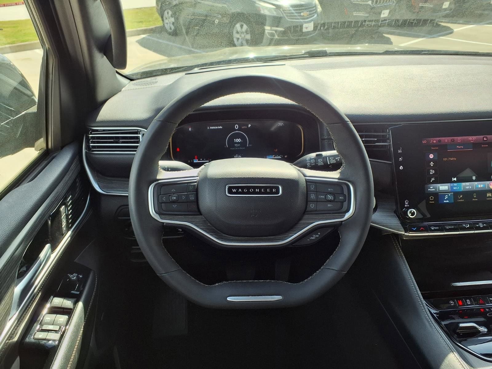 Used 2024 Jeep Wagoneer L Series III w/ Flexible Seating Group AWD/4WD image 14