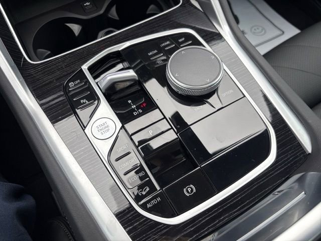 Used 2026 BMW X6 xDrive40i w/ Climate Comfort Package image 23