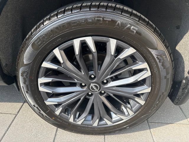 Used 2024 Nissan Rogue Platinum w/ Platinum Premium Package AWD/4WD image 9