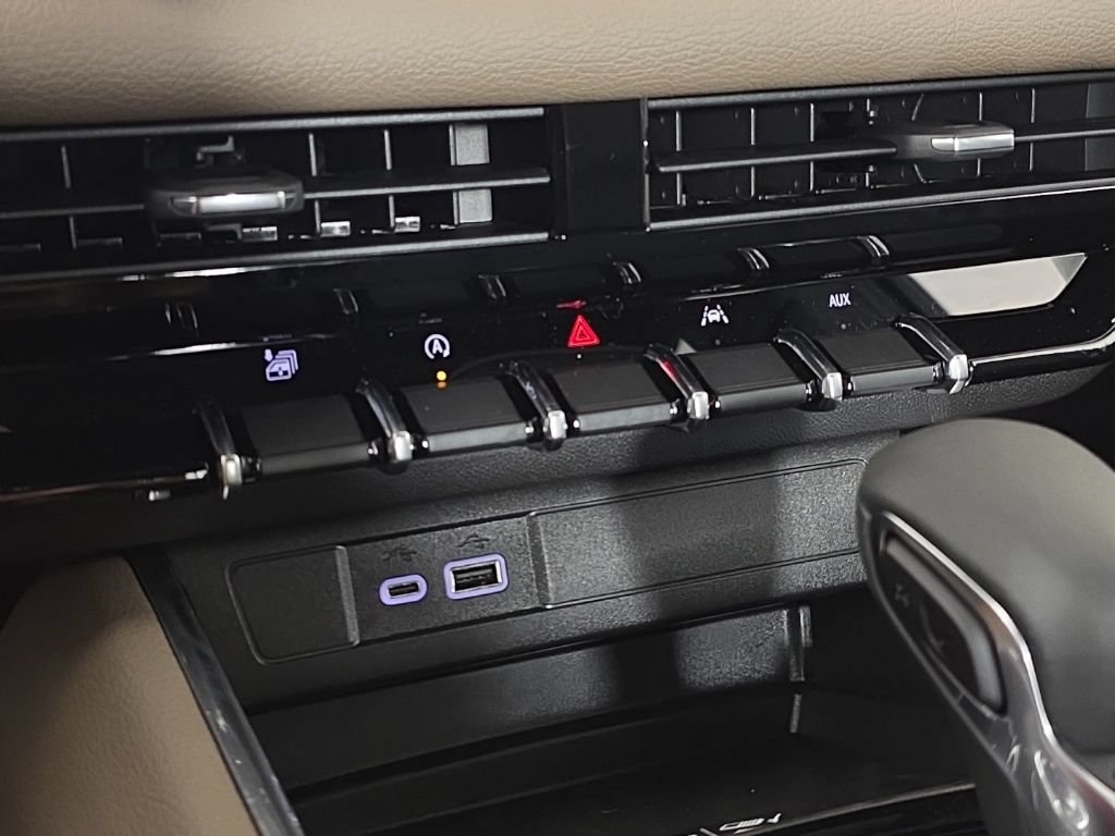 New 2026 GMC Canyon Denali AWD/4WD image 14