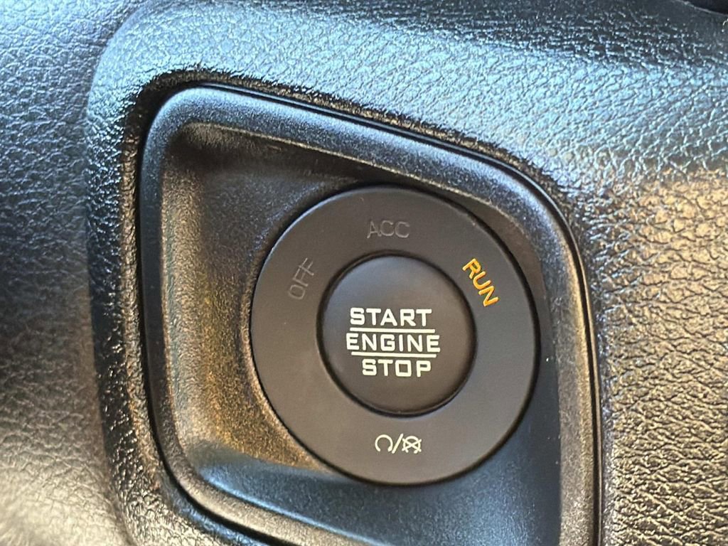 Used 2025 Jeep Wrangler Willys 4xe image 18