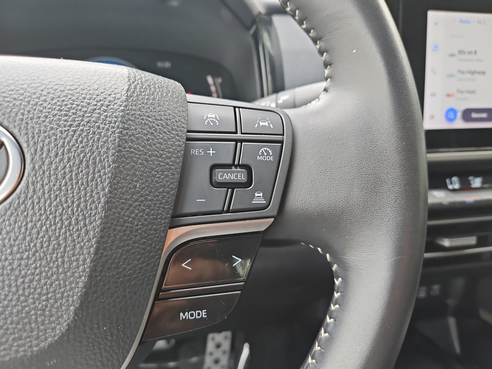 Used 2025 Toyota Camry SE FWD image 29