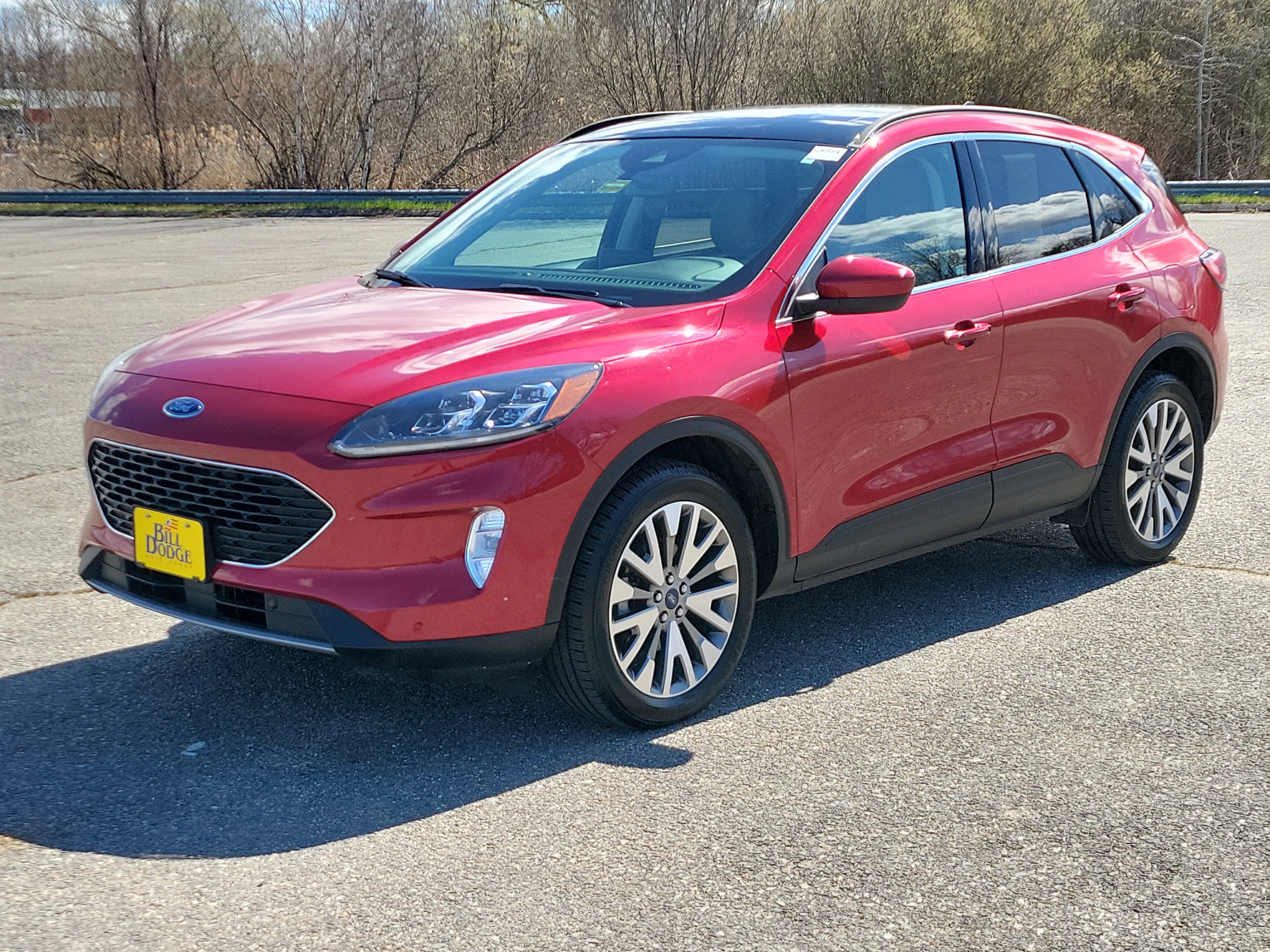 Used 2022 Ford Escape Titanium w/ Class II Trailer Tow Package AWD/4WD image 1