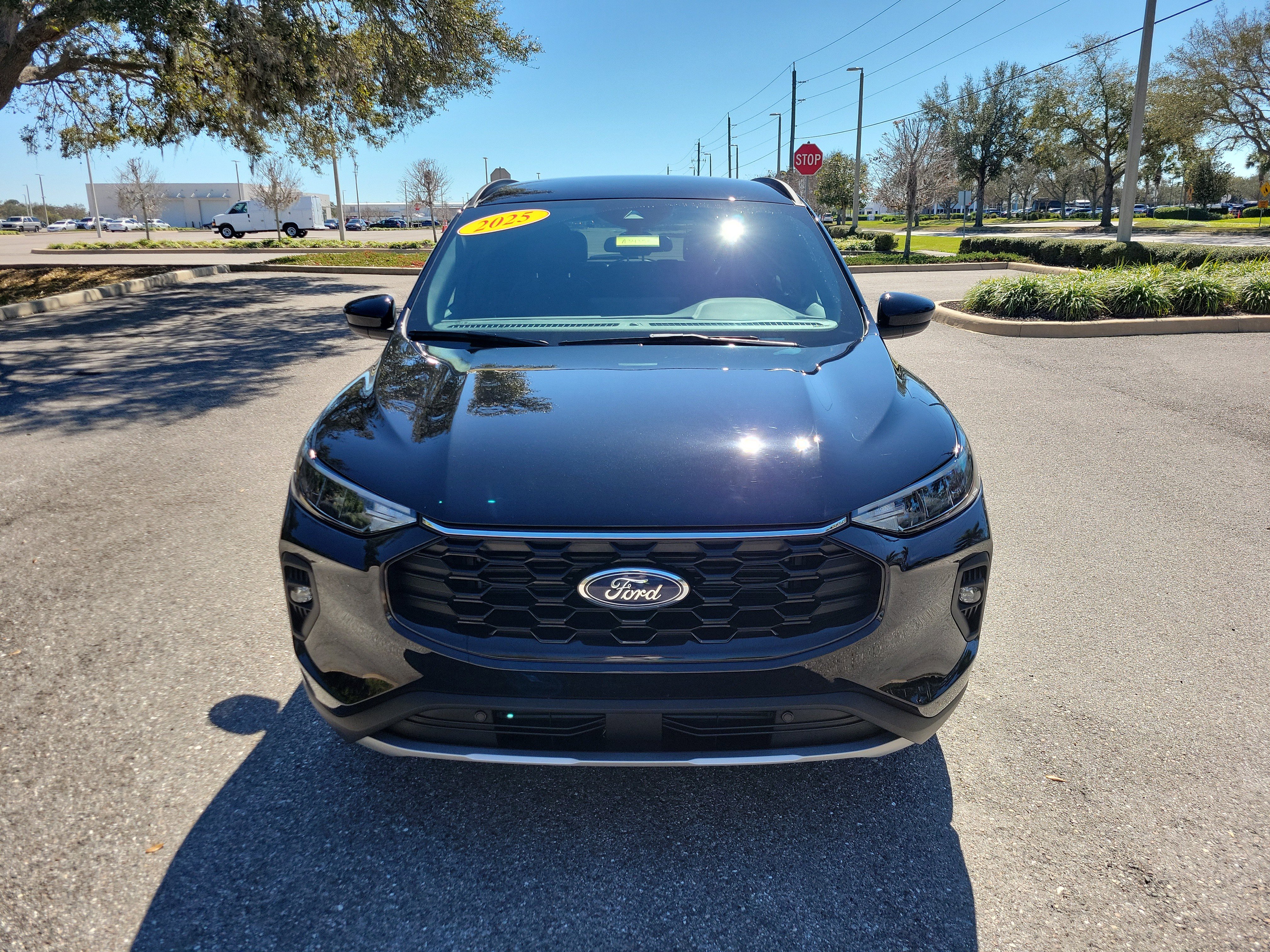 Used 2025 Ford Escape ST-Line Select w/ Tech Pack #1 image 2