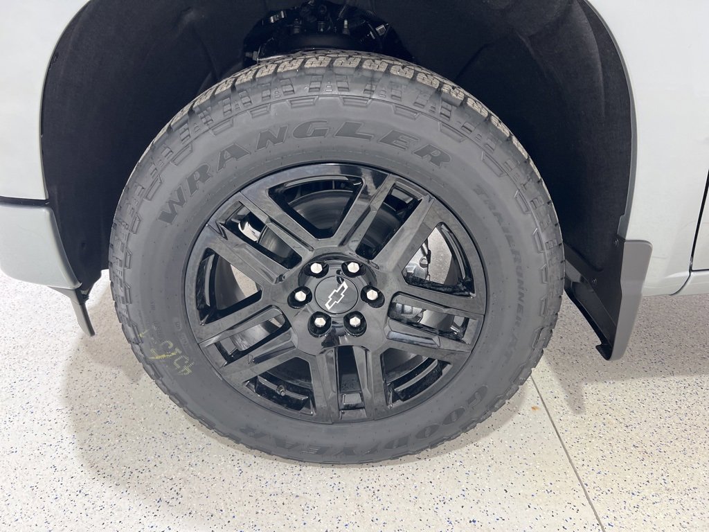 New 2026 Chevrolet Silverado 1500 Custom w/ Turbomax Blackout Package image 29