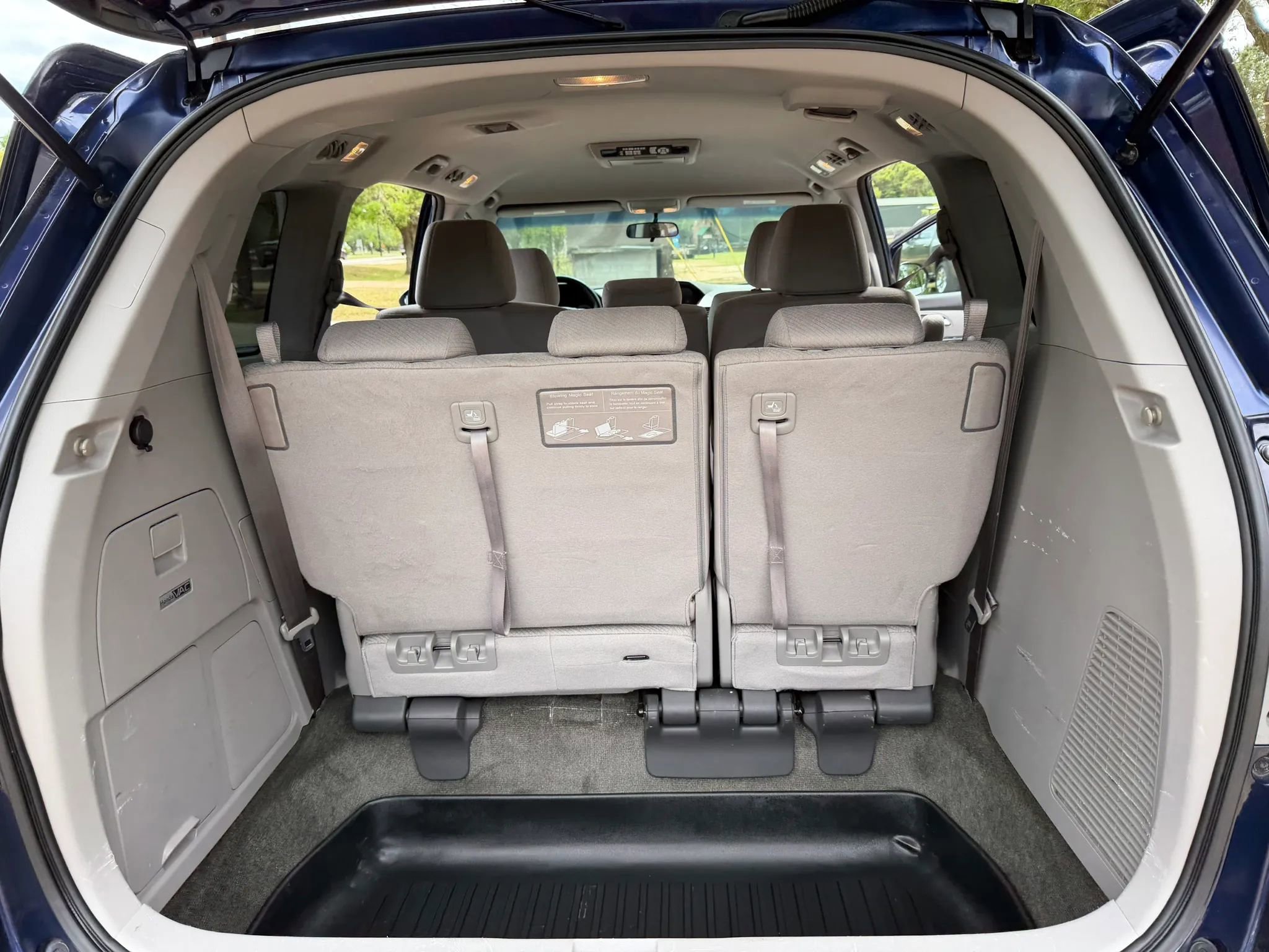 Used 2016 Honda Odyssey SE image 12