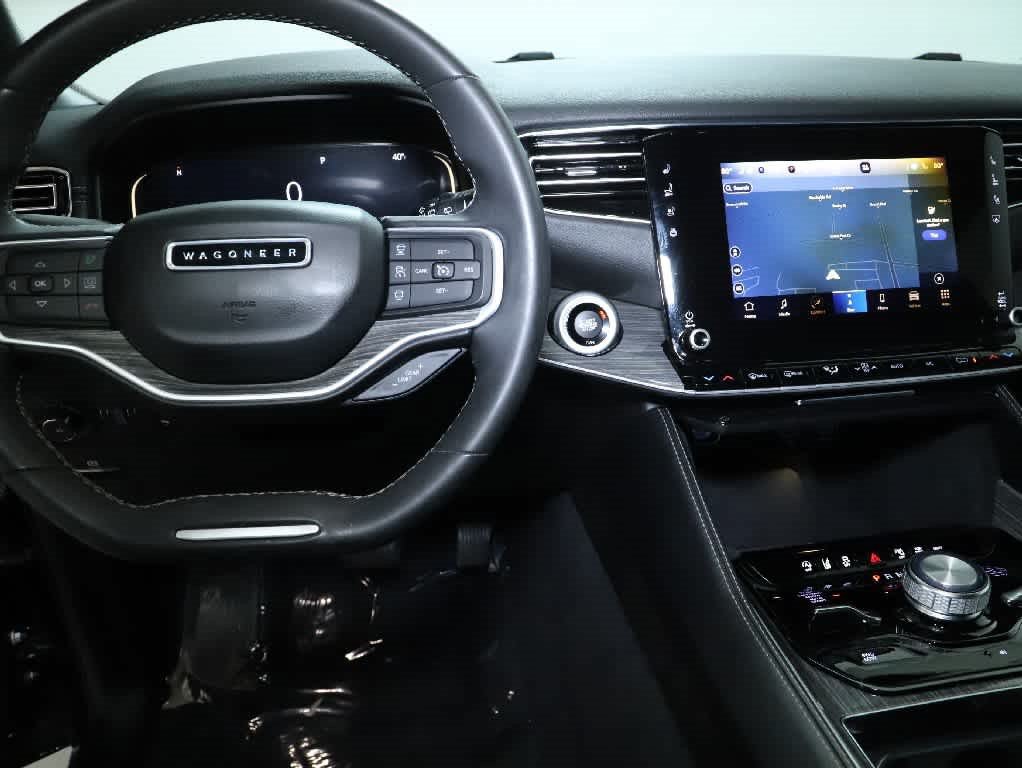 Used 2022 Jeep Wagoneer Series III AWD/4WD image 26