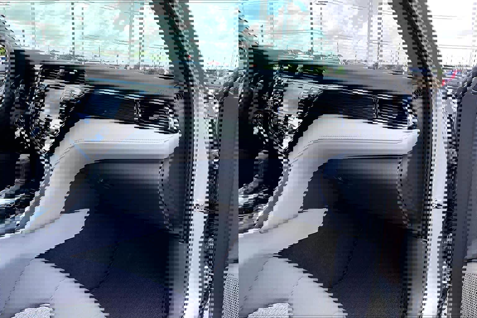 Certified 2020 Toyota Camry LE FWD image 17