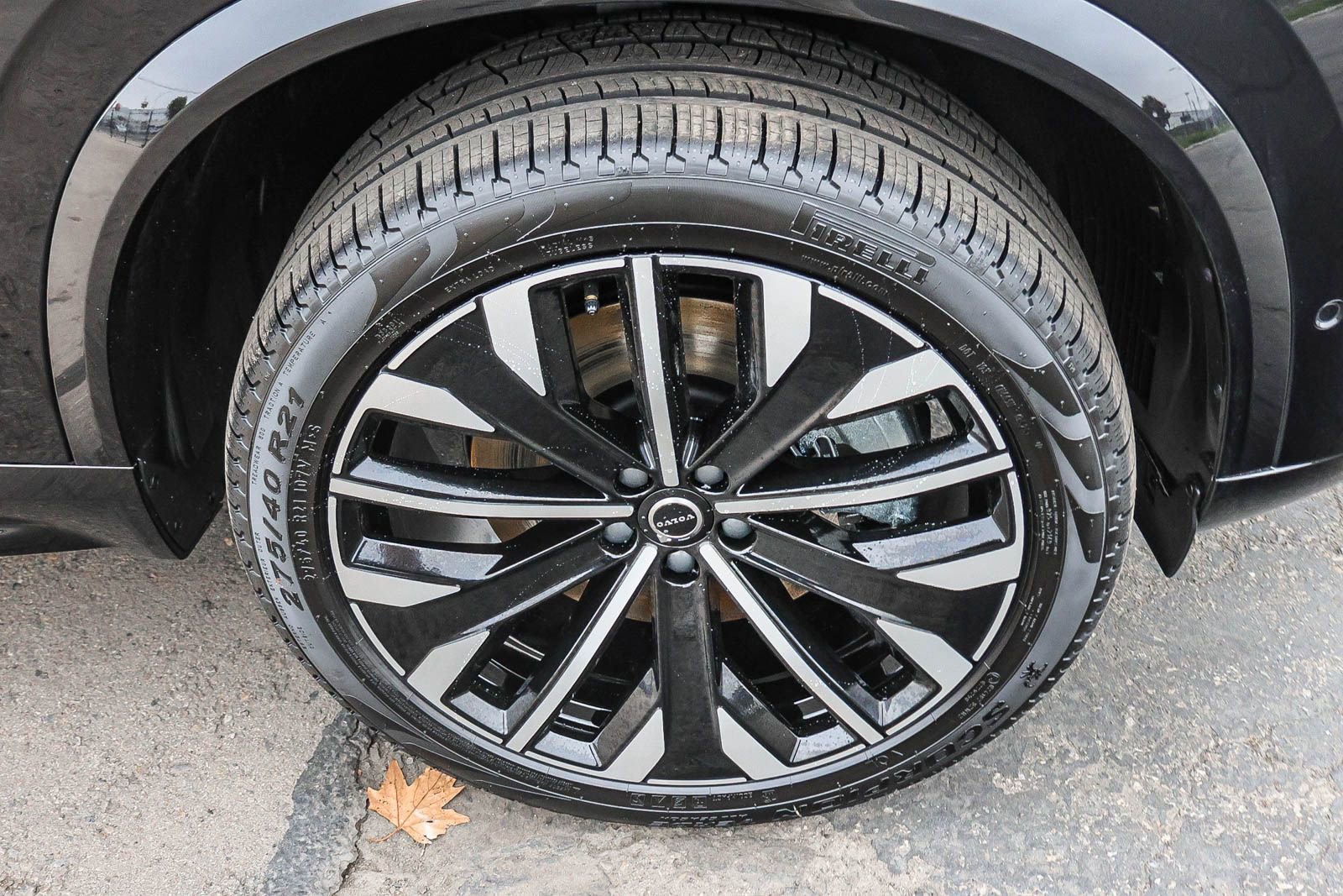 New 2026 Volvo XC90 T8 Plus w/ Protection Package Premier image 14