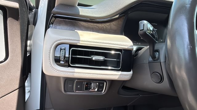Used 2023 Lincoln Aviator Reserve w/ Equipment Group 201A AWD/4WD image 22