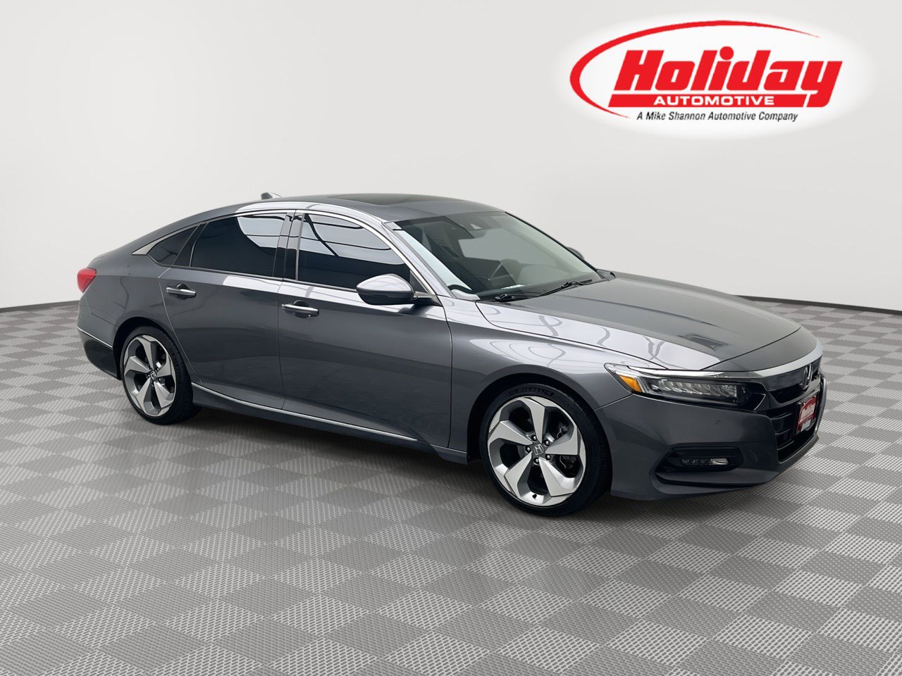 Used 2018 Honda Accord Touring image 1