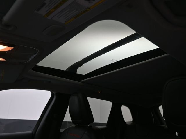 Used 2019 Jeep Cherokee Trailhawk image 10