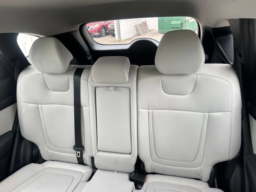 Used 2025 Hyundai Tucson SE FWD image 17
