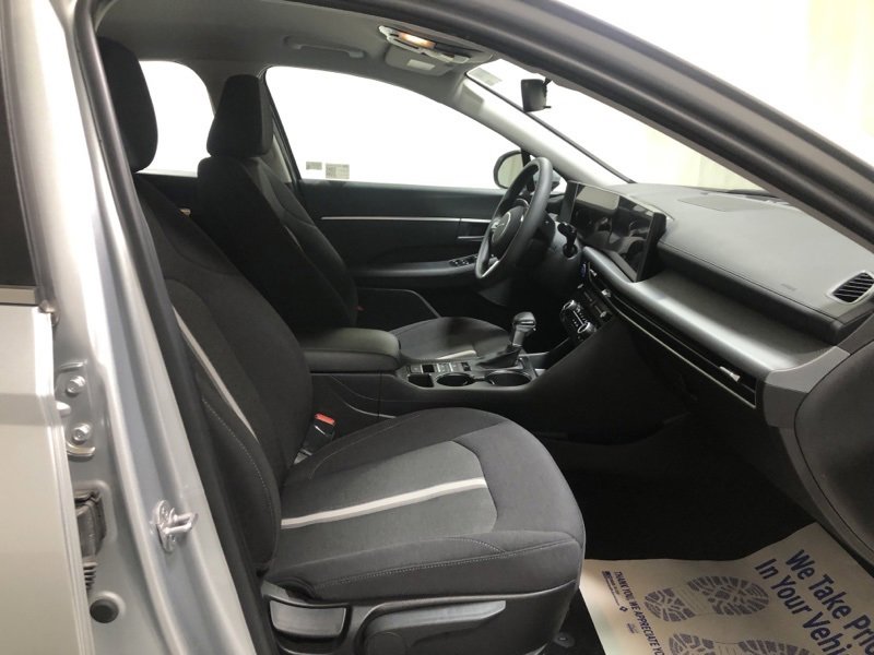 Used 2025 Hyundai Sonata SE image 12