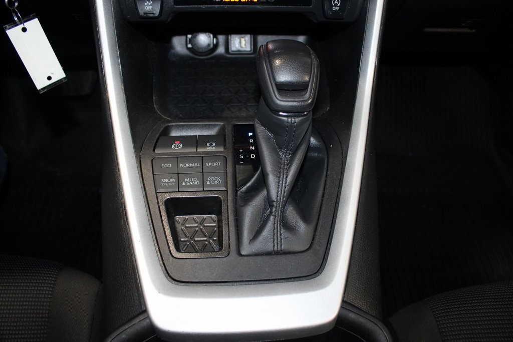 Used 2023 Toyota RAV4 LE image 28