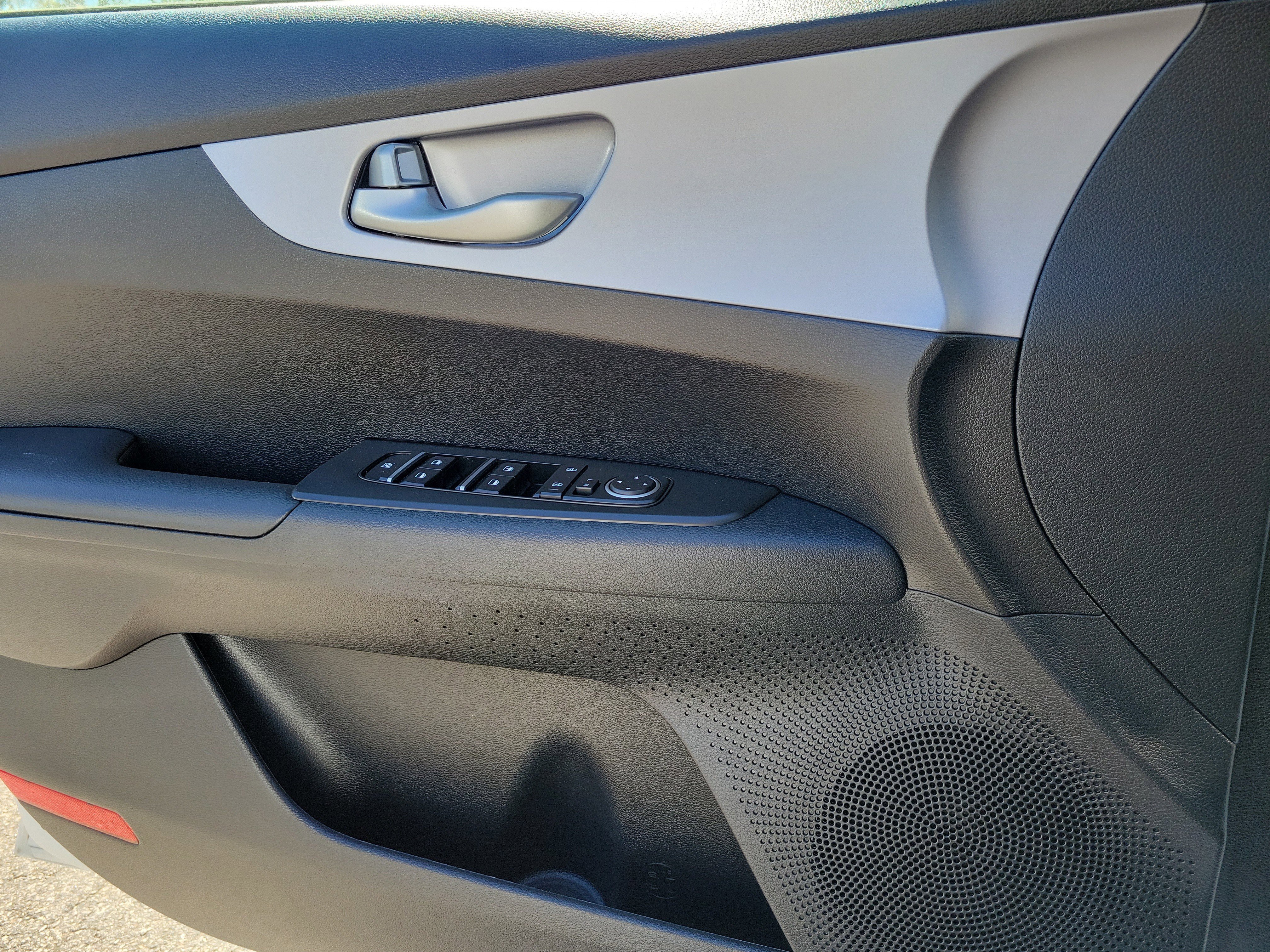 Used 2024 Kia Forte LXS image 18