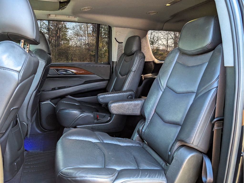 Used 2020 Cadillac Escalade ESV Luxury image 13