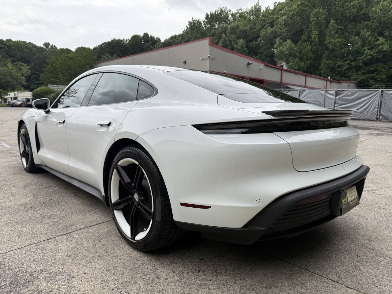 Used 2022 Porsche Taycan RWD image 7