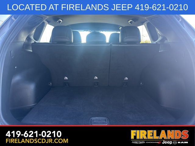 Used 2023 Jeep Compass Latitude image 11